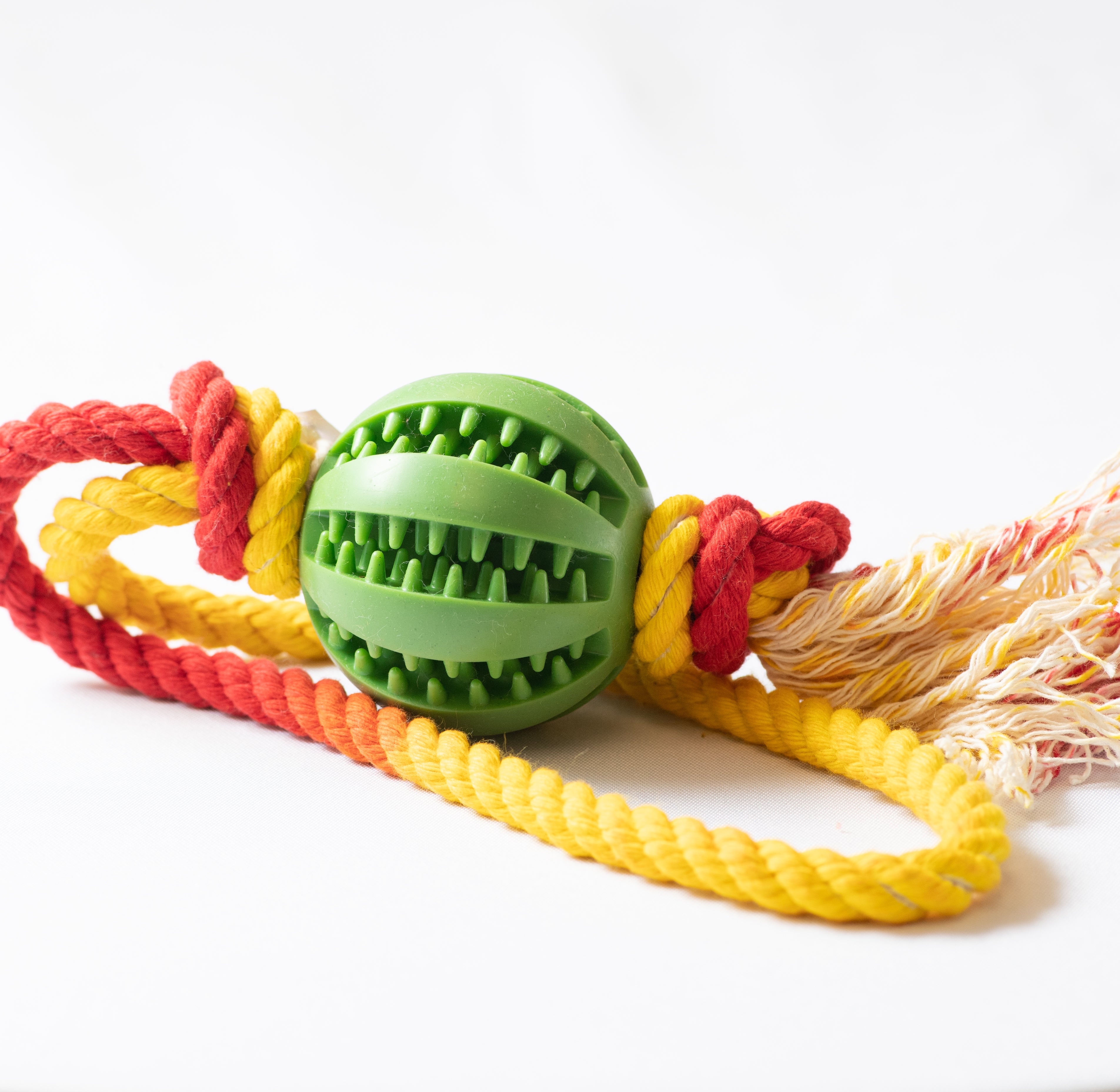 Treat Tug and Treat Throw Toy