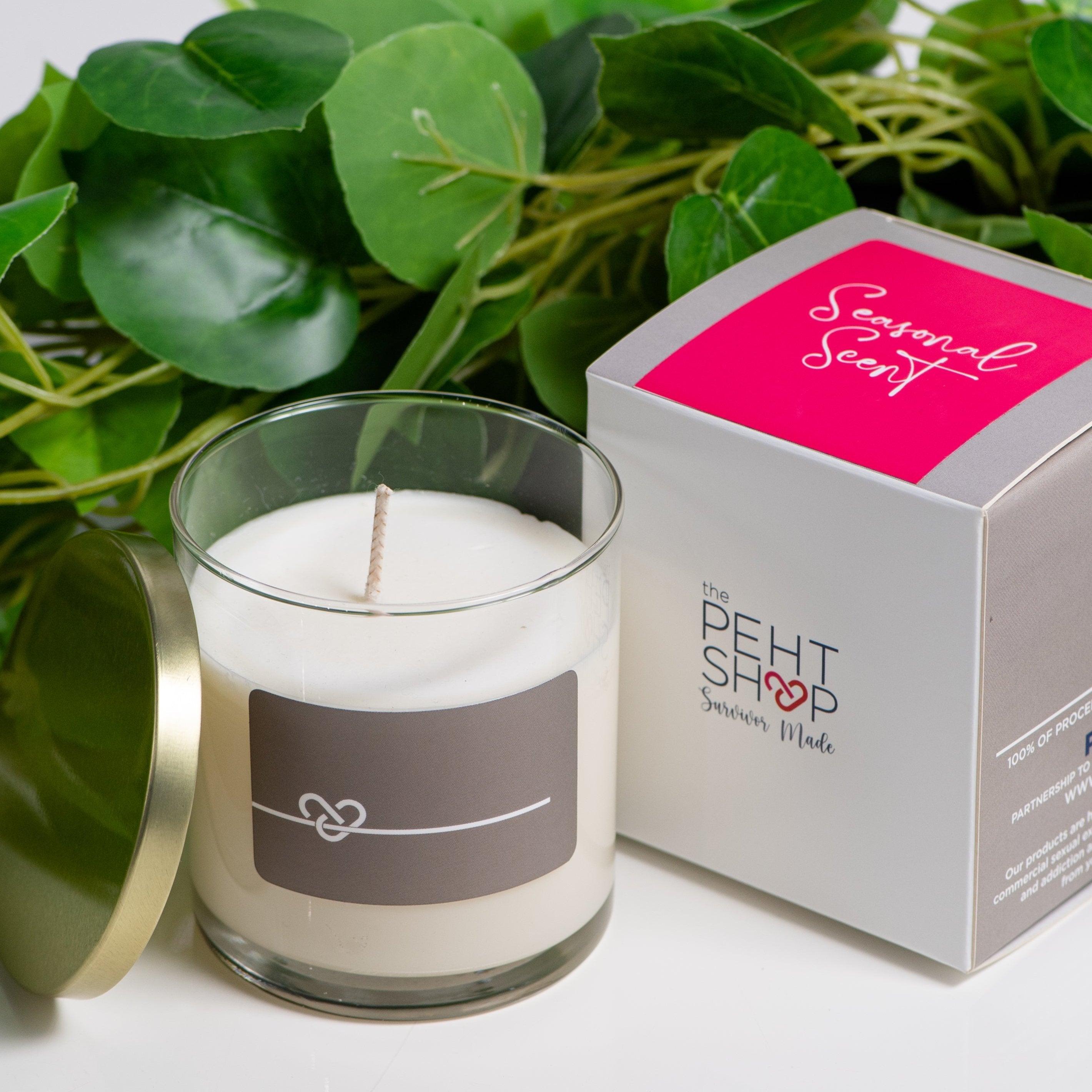 The Black Cardamom & Cream Candle